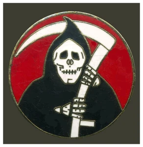 Sensenmann Totenkopf Emaille Abzeichen L086 - Bild 1 von 1