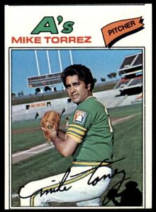 1977 Topps #365 Mike Torrez A's (miscut) *4700
