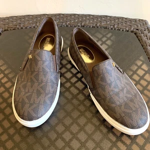 MICHAEL Michael Kors women's Keaton slip on loafer sneakers shoes brown size 6.5 - Picture 1 of 12