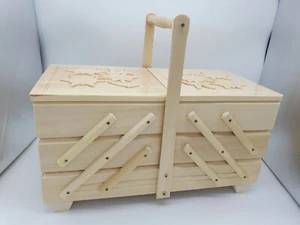 Nähkästchen Nähkasten Handarbeitskörbchen Erle mit Schnitzereien XXL Holz - Bild 1 von 2