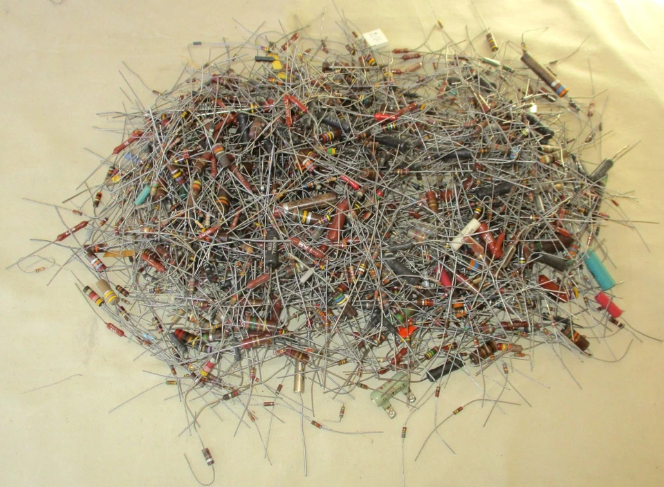 2 Lb. Lote de resistencias surtidas Carbon Comp. Valor y potencia surtidos de película NOS Foto 1 de 1