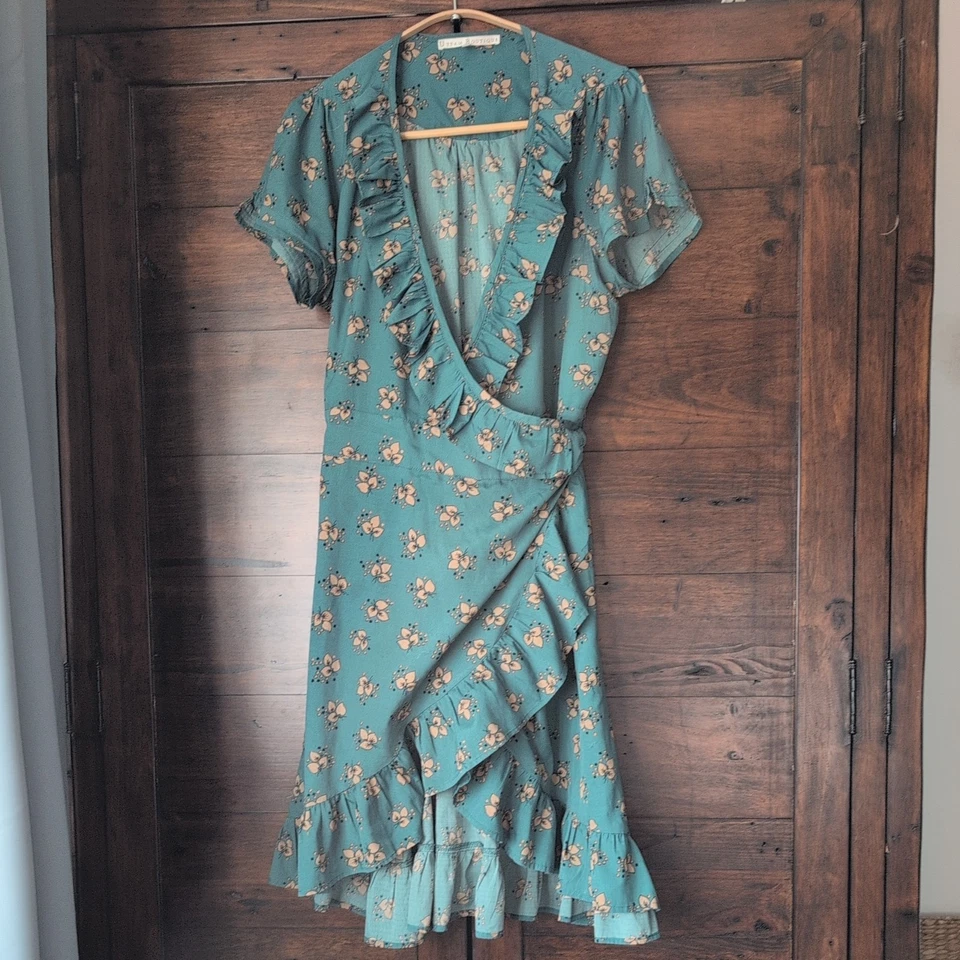 Schönes Wickelkleid von Uttam Boutique - Bild 1 von 3