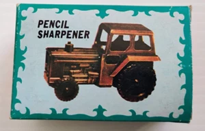ANTIQUE FINISHED DIE-CAST MINIATURE TRACTOR PENCIL SHARPENER #9764 NEW - Picture 1 of 5