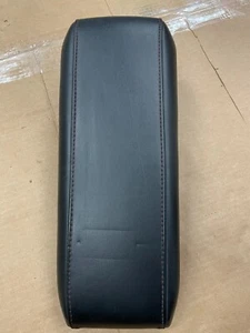 2010 - 2015 Chevy Equinox Center Console Armrest Black OEM - Bild 1 von 5