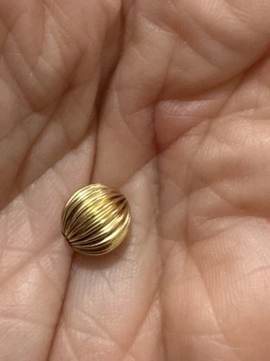 14K 金色 5 毫米波纹边缘圆形球珠间隔 1.6 毫米孔 — 第 1/4 张图片