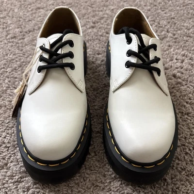 Nuevas botas bajas Dr Martins 1461 plataforma cuádruple Derby con cordones para mujer talla 8M Foto 1 de 4