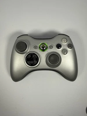 Controlador inalámbrico plateado/negro genuino Microsoft OEM Xbox 360 - probado funciona Foto 1 de 4