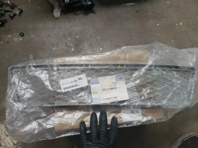 Grelha central BMW 335I 2008-2011 FABRICANTE DE EQUIPAMENTO ORIGINAL - Imagem 1 de 4