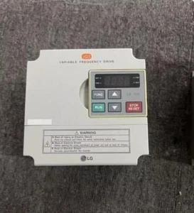 Inversor LS() SV004IG5-4 380V 0,37kw #F21 usado 1 pieza - Imagen 1 de 4