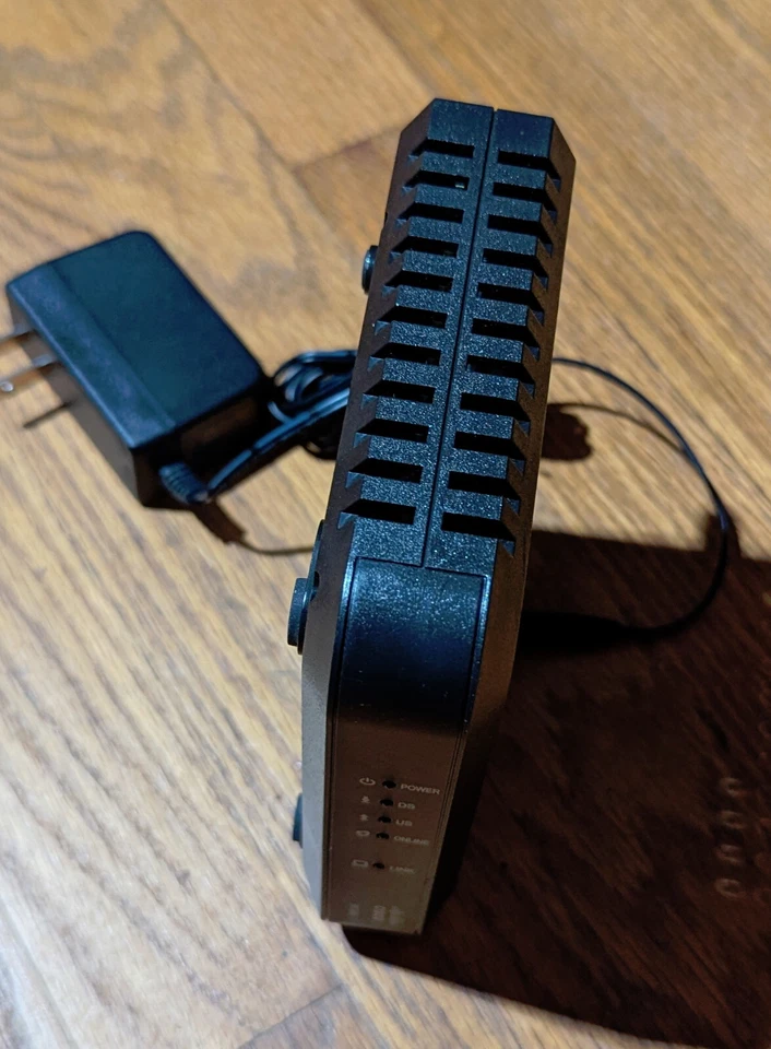 Cisco DPC3008 DOCSIS 3.0 Cable Modem - Image 1 of 4