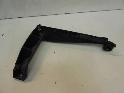 04-10 Soporte de montaje de parachoques trasero izquierdo Volkswagen Touareg 7L6807861 Foto 1 de 4