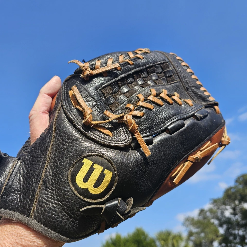 Guante de béisbol Wilson A0675 B5 135 softbol negro/marrón 13,5" cuero derecho Foto 1 de 4