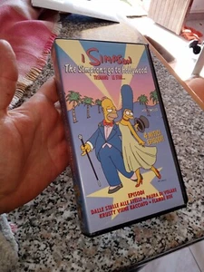Vhs I Simpson The Simpsons Go To Hollywood Tremano Le Star - Foto 1 di 7