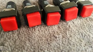 5x Quadratische Druckschalter, rote Kappe,  (13x13mm) AC+DC 1A 250V max.      K2 - Bild 1 von 3