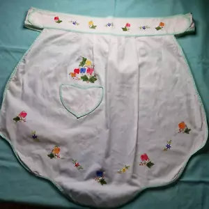 Vintage apron embroidered floral design - Picture 1 of 12