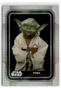 2023 Topps Star Wars Yoda #90 Rainbow Foil - Picture 1 of 2