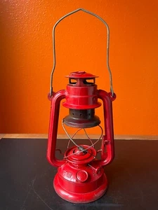 LANTERNA VINTAGE cherosene ROSSO luce lunare HM101 SOSPESA campeggio fienile fattoria MCM - Foto 1 di 9