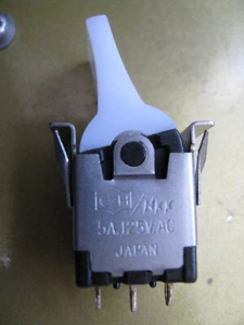 5pc C&H SPDT Momentary ON OFF wing Toggle Switch 5A@125ac 120V rectangular Japan - Picture 1 of 9