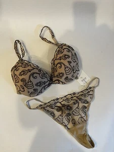 Sexy Conjunto de Sujetador/Bragas de Encaje Desnudo y Negro EE. UU. 38 C/ L Nuevo con Etiquetas - Imagen 1 de 6