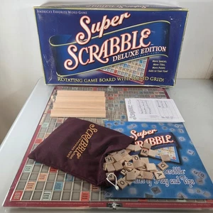 Super Scrabble Deluxe Edition Rotating Board Raised Grid Complete - BOX DAMAGE - Picture 1 of 10