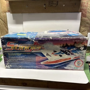 VTG RADIO SHACK STINGER RADIO CONTROLLED RC RACING BOAT Untested Sold As Is.  - Picture 1 of 11
