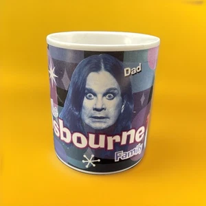 Taza de café The Osbourne Family Ozzy Sharon Kelly Jack PLZ leer - Imagen 1 de 7
