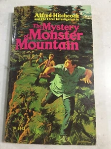 ALFRED HITCHCOCK & THE THREE INVESTIGATORS-THE MYSTERY OF MONSTER MOUNTAIN  1973 - Imagen 1 de 5