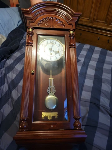 HOWARD MILLER JENNISON 612-221 VINTAGE MAHOGANY PENDULUM TRIPLE CHIME WALL CLOCK Cover