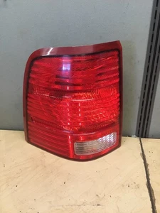 2002 to 2005 Ford Explorer Left Driver Lh Side Tail light Oem  - Bild 1 von 2