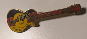 HARD ROCK CAFE BERLIN - PIN Button - top Zustand  , 061125-44 - Bild 1 von 2