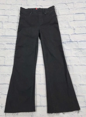 Pantalones de mezclilla Spanx para mujer talla S negros acampanados dobladillo deshilachado 20231R Foto 1 de 4