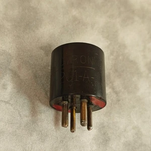 Vintage RADIOTRON 201-A 5-Pin Phenolic Plug-In Module Tube Radio Adapter Socket - Bild 1 von 4