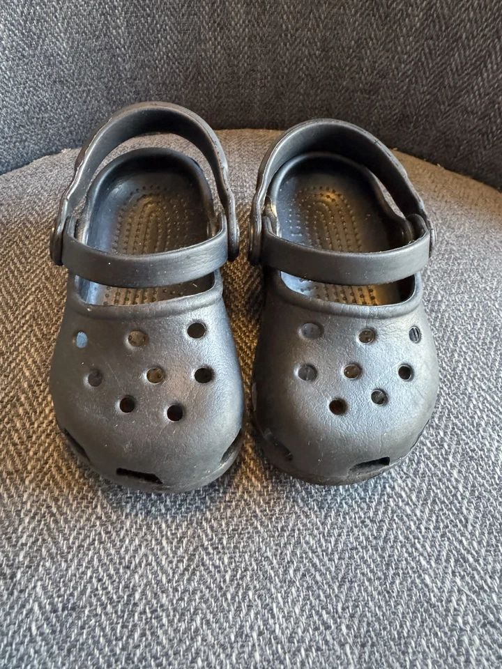 Zueco clásico Mary Jane Crocs negro bebé niña talla 4-6 Foto 1 de 4