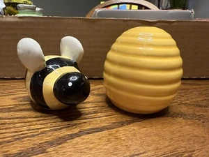 Honey Bee and Hive Salt and Pepper Ceramic Shakers - Picture 1 of 4