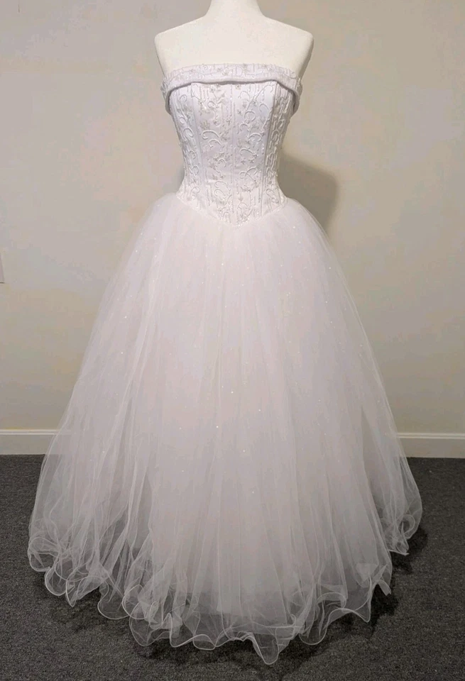 Corsé sin tirantes floral con cuentas cintura vasca debutante vestido de baile vestido de novia talla 8 Foto 1 de 4