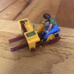Britains 9552 Vegetable Planter Tractor Attachment - Scale 1:32 - Picture 1 of 5