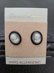 Orecchini Barnelli Creations vintage cammeo nero bianco sagoma borchie - Foto 1 di 4