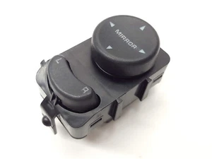 Interruptor de control de espejo retrovisor lateral OEM 2000-2005 Dodge Caravan 04685317AB - Imagen 1 de 3