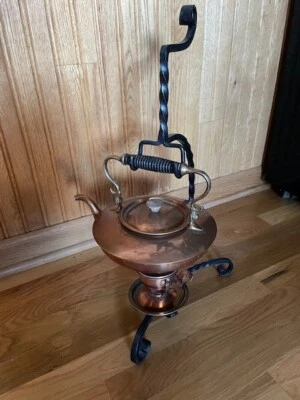 Antigo cabide de ferro forjado chá água quente cobre gênio Samovar com pés - Imagem 1 de 4
