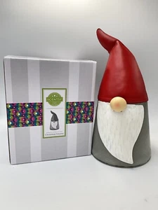 Calentador de cera Scentsy CHRISTMAS GNOME tamaño completo enchufe de metal con caja. - Imagen 1 de 24