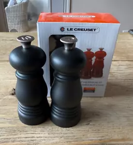 Le Creuset Petite Salt And Pepper Mill Set, Matt Black, NEW NIB - Picture 1 of 11