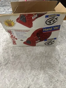 Vintage Royal Dirt Devil Hand Held Vacuum Cleaner Model DD122T With Original Box - Picture 1 of 17