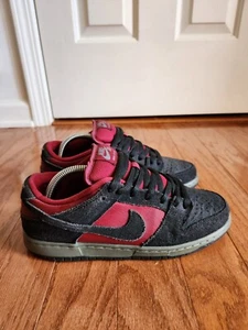 Size 8 - Dunk low pro SB 'Black Team Red' or 'Red Wine' 304292-056 - Picture 1 of 6