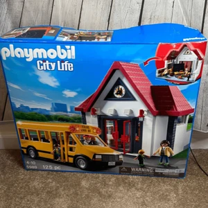 Playmobil 5989 City Life School House with Bus. BRAND NEW IN SEALED BOX. RETIRED - Picture 1 of 7