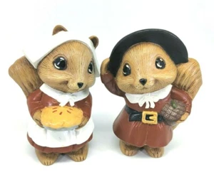 Riverview 473 Pilgrim Cute Squirrels Mold Ceramic Figurines Set of 2 Signed - Picture 1 of 12