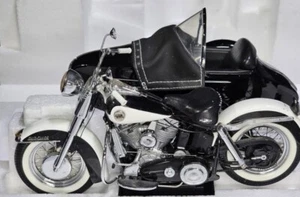 FRANKLIN MINT 1:10 1958 HARLEY DAVIDSON DUO-GLIDE WITH SIDECAR LIMITED EDITION - Picture 1 of 9