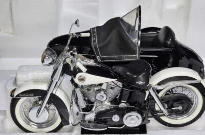 FRANKLIN MINT 1:10 1958 HARLEY DAVIDSON DUO-GLIDE WITH SIDECAR LIMITED EDITION - Image 1 of 4