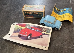 VINTAGE IN BOX TRI-ANG SPOT-ON FIAT 500 AUTO 185 MIT POSTER INFO PAPIER SEHR SCHÖN - Bild 1 von 18
