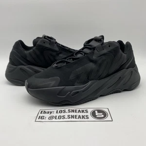 Größe 7,5 - adidas Yeezy Boost 700 MNVN Triple Black (FV4440) - Bild 1 von 8