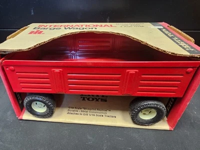 1/16 COSECHADORA INTERNACIONAL VAGÓN BARCAZA NUEVO EN CAJA muy bonita 1980 vintage Foto 1 de 4